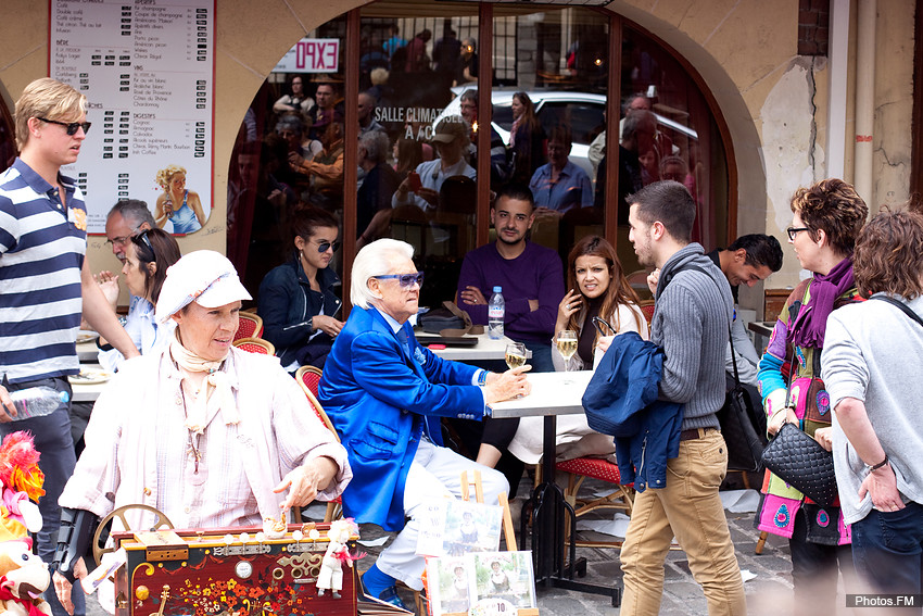 Michou en terrasse Ã  Montmartre