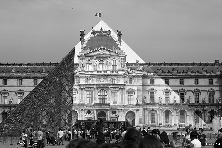 JR fait disparaÃ®tre la pyramide du Louvre