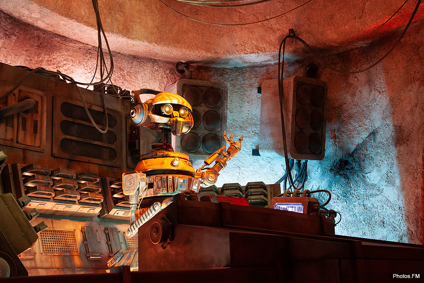 DJ R3X - Oga's Cantina, Star Wars : Galaxy's Edge 