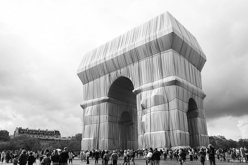 Empaquetage de l'Arc de Triomphe par Christo